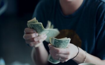 Can I cash out life insurance policy?